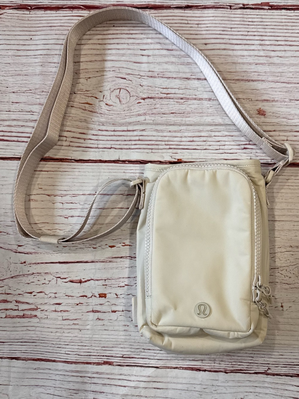 Lululemon Water Bottle Crossbody with Front Pocket 2L in Light Ivory - Picture 2 of 9
